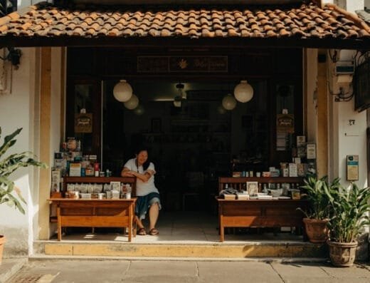 laba-laba Warung contextual photo